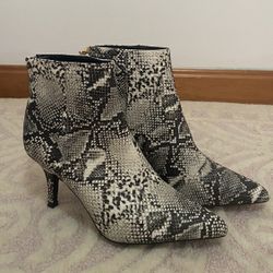 Qupid Snakeskin Heeled Booties 