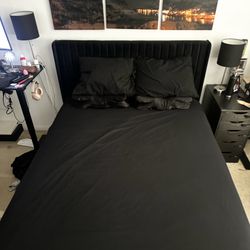 Allewie Queen Velvet Bed Frame w/ Mattress