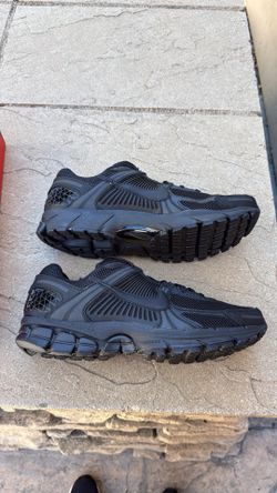 New Nike Zoom Vomero 5 triple black shoes Men’s 11.5