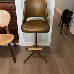 Late 1960’s Bar Stool With Solid Foot Rest