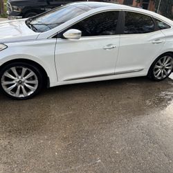 2013 Hyunda Azera PARTS ONLY 