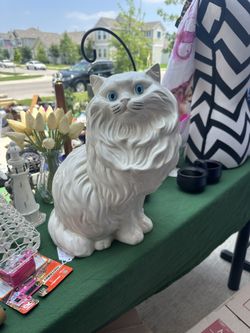 Vintage Ceramic White Cat 1980 Something 😃