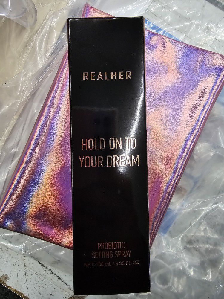 Realher Hold On To Your Dream Probiotic Setting Spray 