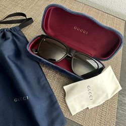Woman’s Gucci Sunglasses