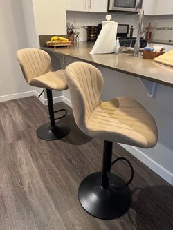 Set of 2 Adjustable Bar Stools
