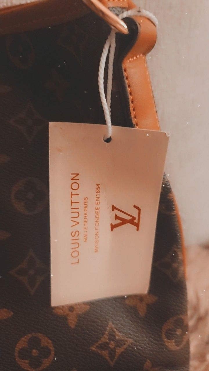 Louis Vuitton NeoNoe for Sale in Arlington, TX - OfferUp