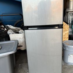 Magic Chef Fridge Mini 