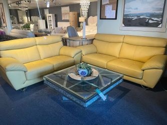 Two-piece genuine leather sofa set，$2650/2pcs