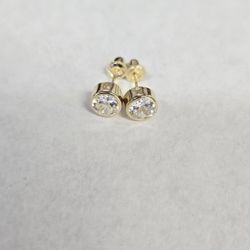 14kt Gold CZ Stone Earrings