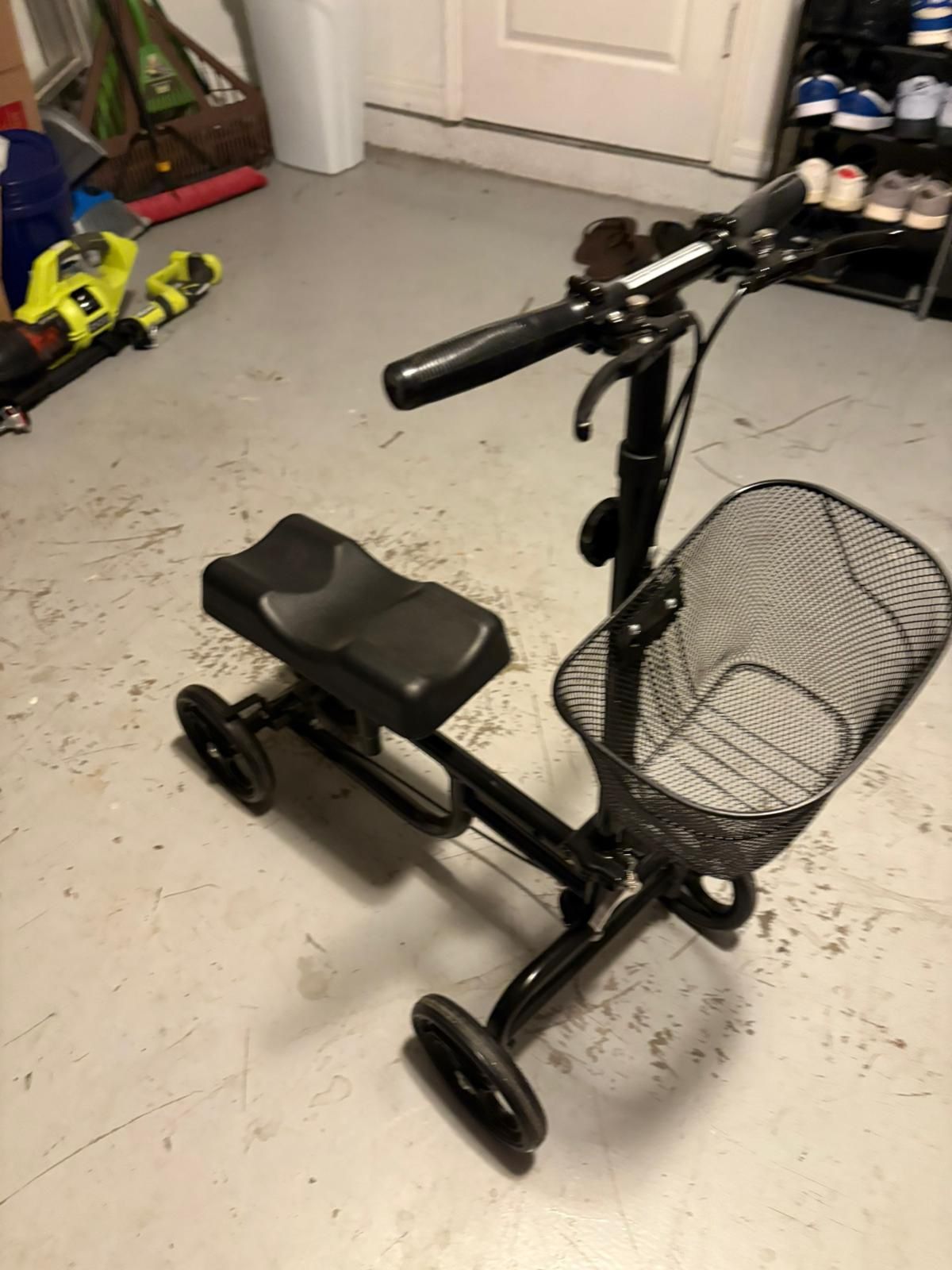 Knee Scooter with Basket – Great Condition