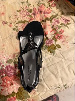 Black patent leather sandal, size 9