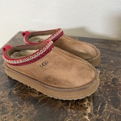 Girls Ugg Tasman Size 1