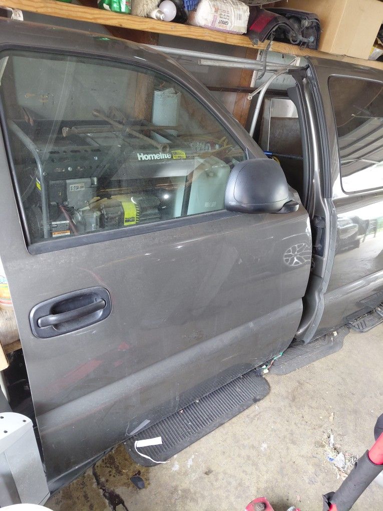 3 CHEVY SILVERADO PICKUP DOORS 2001TO2007