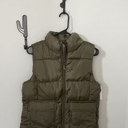 Olive puffer Vest medium
