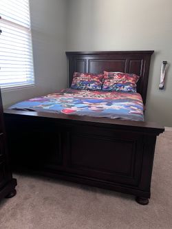 Queen Bedroom set