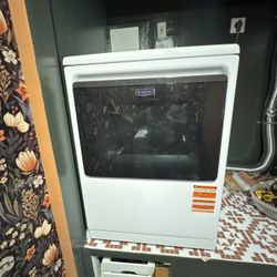 Maytag 7.4 cu. ft. Pet Pro electric dryer