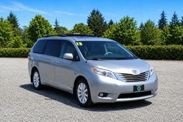 2013 TOYOTA SIENNA