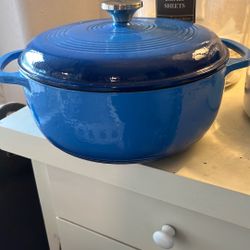 Lodge Cast Iron Pot 6 Qt