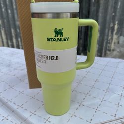Stanley cups 40 ounce