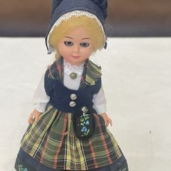 Vintage Norwegian folk costume doll in traditional Bunad attire. Opening/closing Eyes