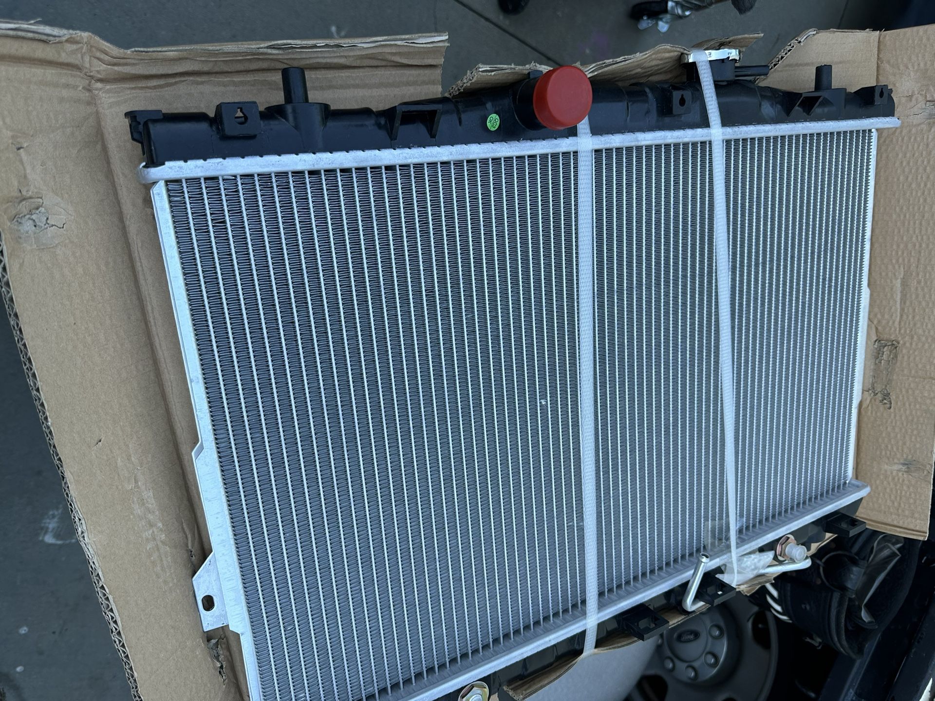 Radiator, 2.0L Engine, Automatic Transmission, Aluminum Core, Plastic Tank
