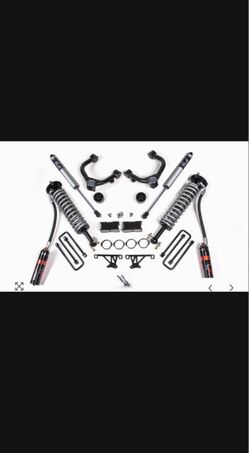 BDS 3.5” Suspension Lift Kit with Fox 2.5 coil-overs and Fox 2.0 Performance rear shocks