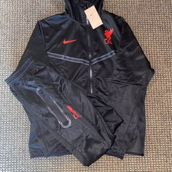 22/23 Liverpool Nike Tech Tracksuit