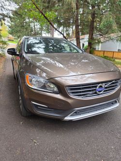 2016 Volvo V60 Cross Country