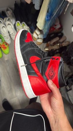 Satin Bred size 8.5