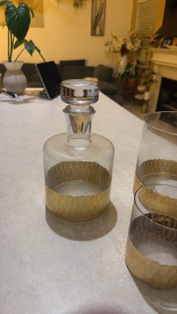 Ice bowl & whiskey bottle with 2 cups