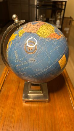 Rotating world globe With A Stand 