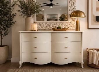 Wood, 6 drawer dresser