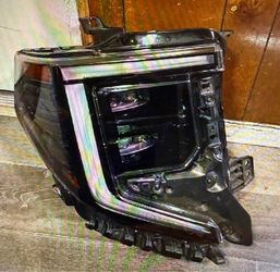 2024 GMC Sierra Right headlight