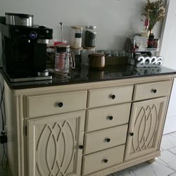 Bolanburg Dining Room Set with Buffet/Server – Goodd Condition
