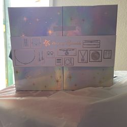 Macy 12 day jewelry calendar