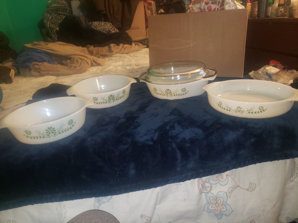 This Is A Set Or Lot Of (4X) Vintage MCM Fire King 433 Casserole Dishes Green Flower One With Lid Very Good Condition No Cracks Or Chips
