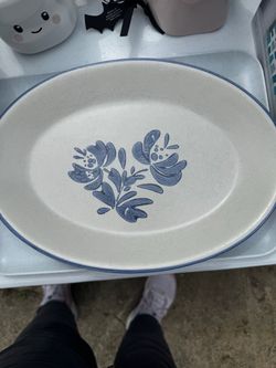 Vintage Pfaltzgraff Yorktowne stoneware dish