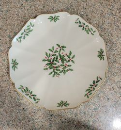 LenoxScalloped 12" Serving Plate
