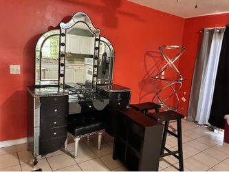 Absolutely Beautiful items 👌🏽Pet Free Home