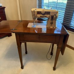 Singer Sewing Machine 