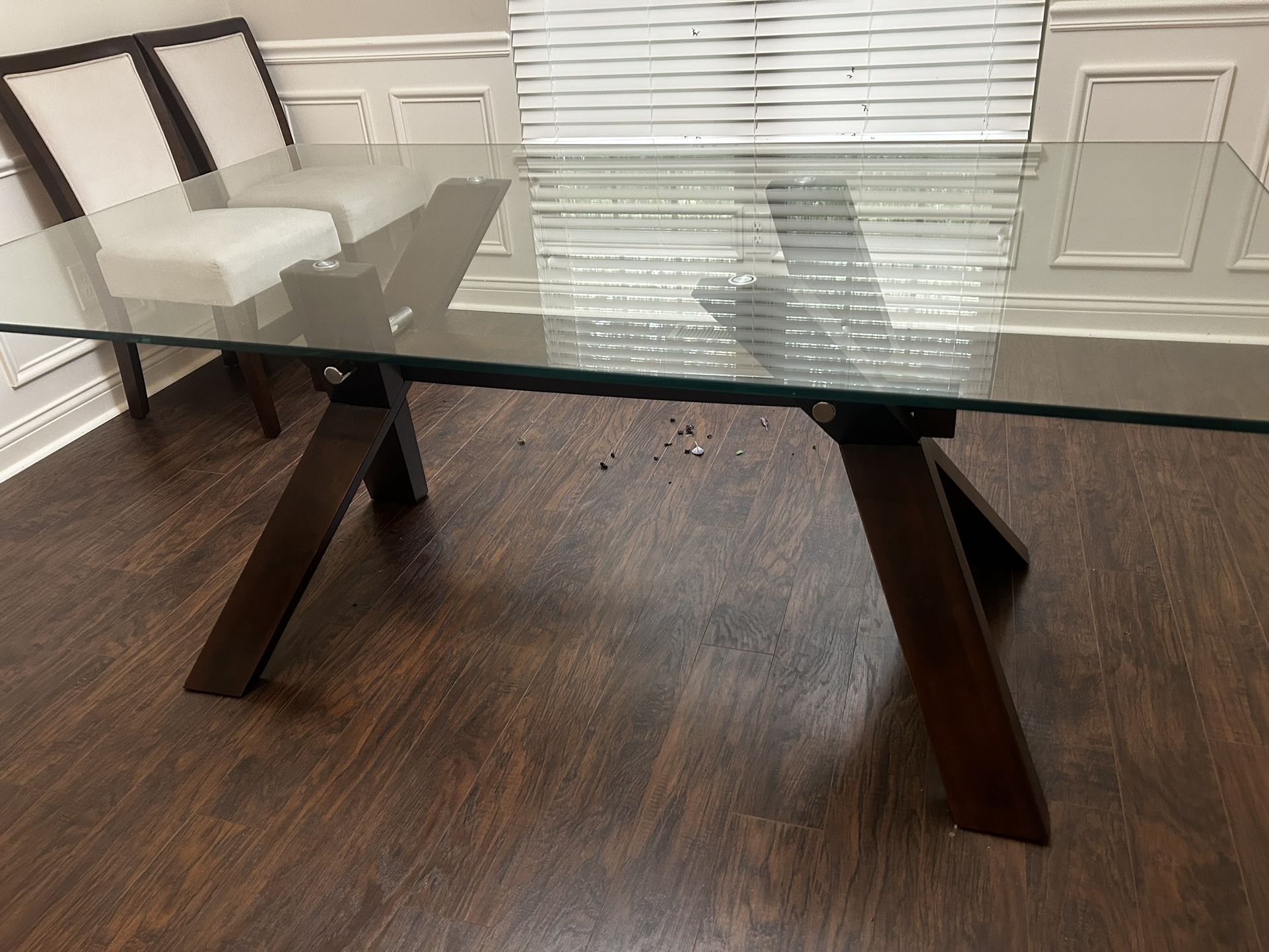 Dining table And Six Chairs