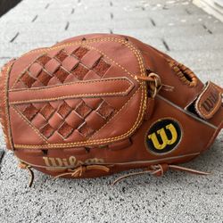 Wilson Left Hand Throw Leather Baseball Glove 13”