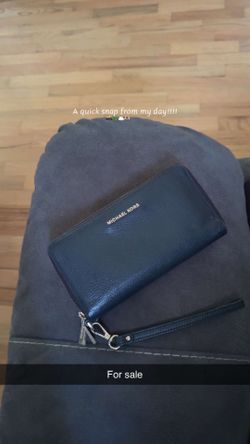 Michael kors wallet