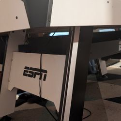 Air Hockey Table