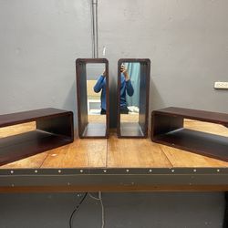 📦 Wall-Mountable Shelves – Great Condition!