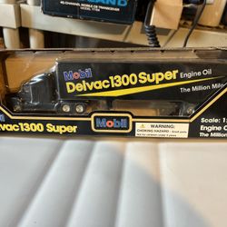  ERTL Mobil Delvac1300 Ford LTL-900 Truck Tractor Trailer Die-cast Metal 1:64