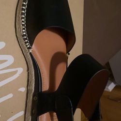 Black Sandals 