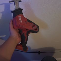 Milwaukee hacksaw 