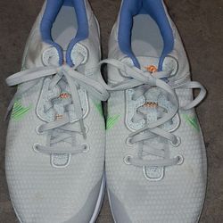 Nike Experience Run 11 Road White Women's Shoes Size 9, in great condition