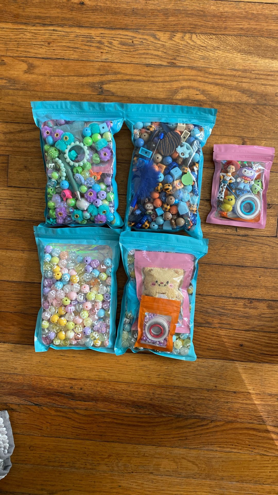Beads Monster Inc. and Toy Story withFigurines Thread 240 Pc Pastel Color Beads With Acrylic Butterflies Comes With Pushpin Thread Small Pen 20 mm180p